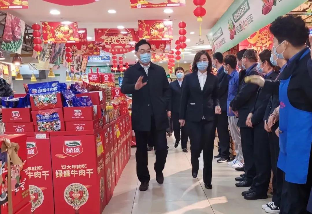 集團公司領(lǐng)導深入一線(xiàn)慰問(wèn)員工