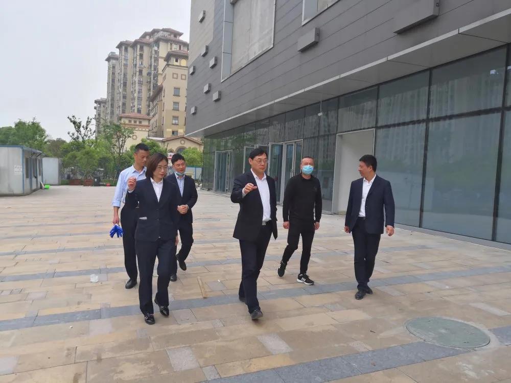 沈國良總裁視察浙北南太湖超市  要求全力以赴沖刺開(kāi)業(yè)